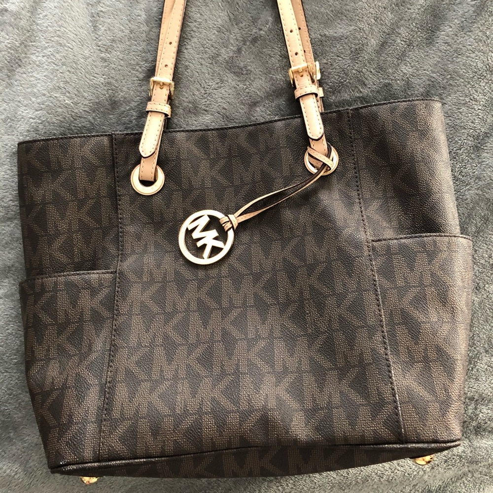 Michael Kors Tote with matching full zip wallet